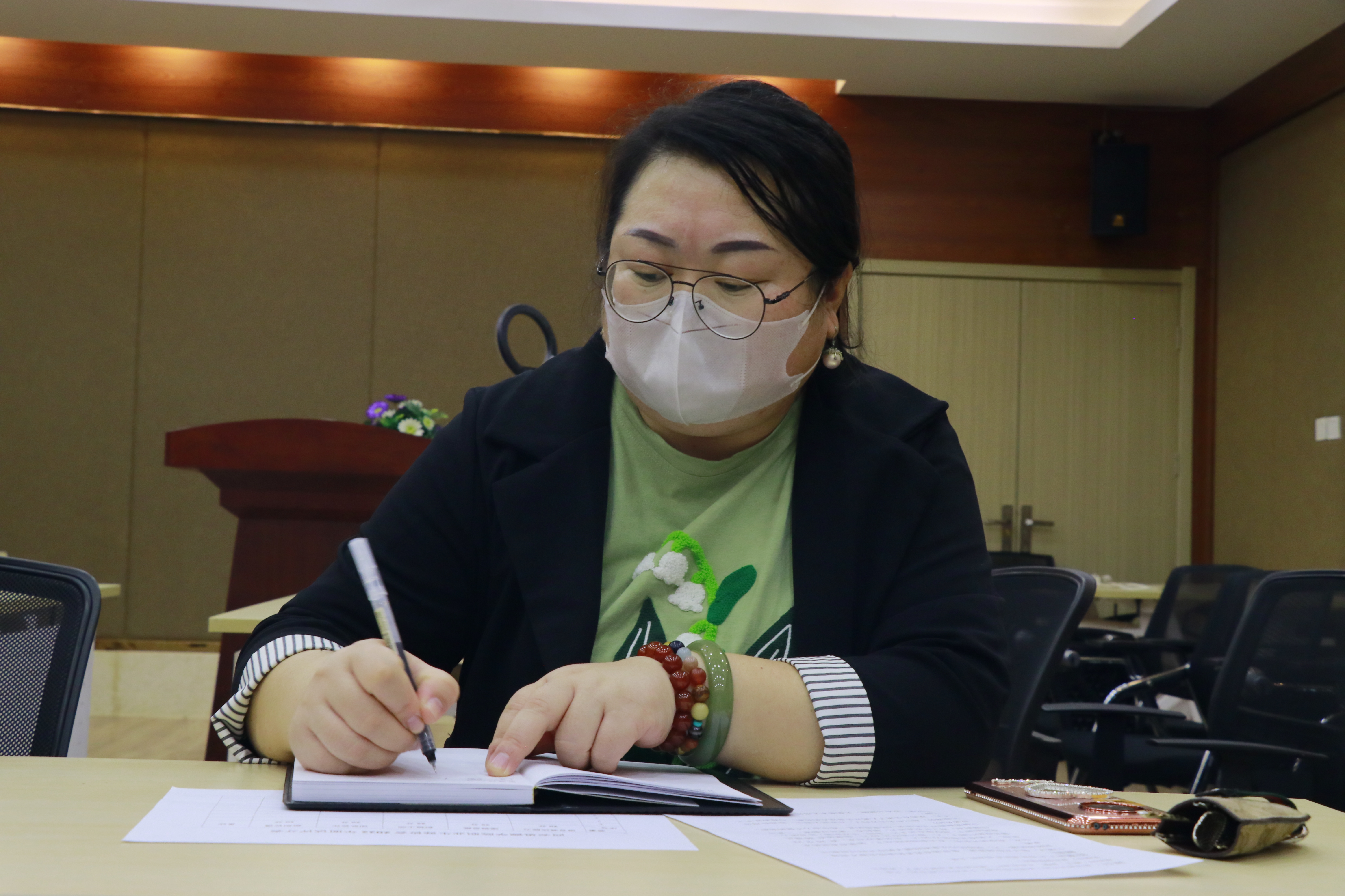 面试官由创业就业指导与服务中心杨金蕾老师,王婧淇老师,马涛